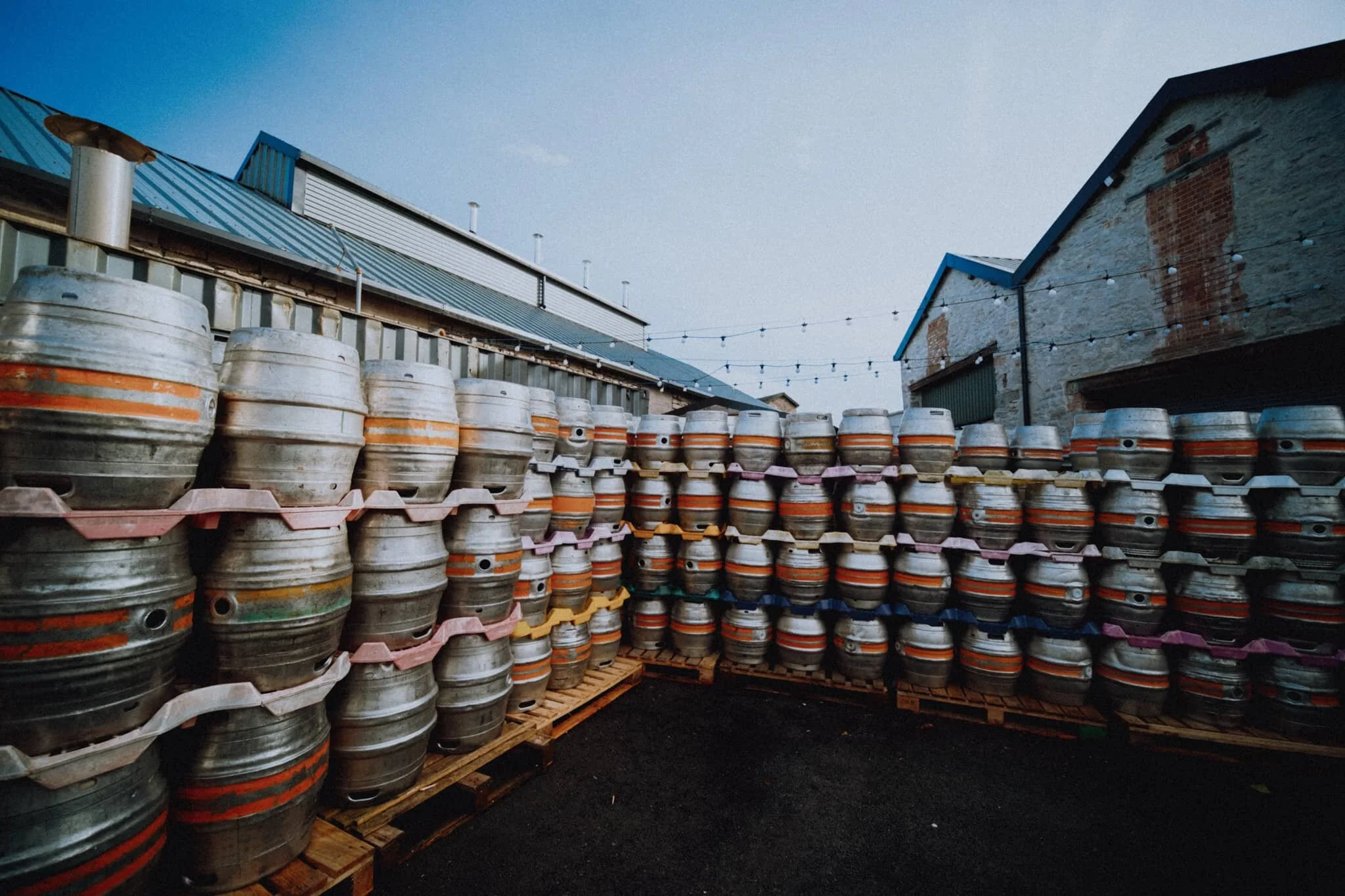  Lisabet queued up at Joey&rsquo;s Café to get some tasty treats, so I went wandering around the area looking for compositions with my ultra wide 9mm lens. 