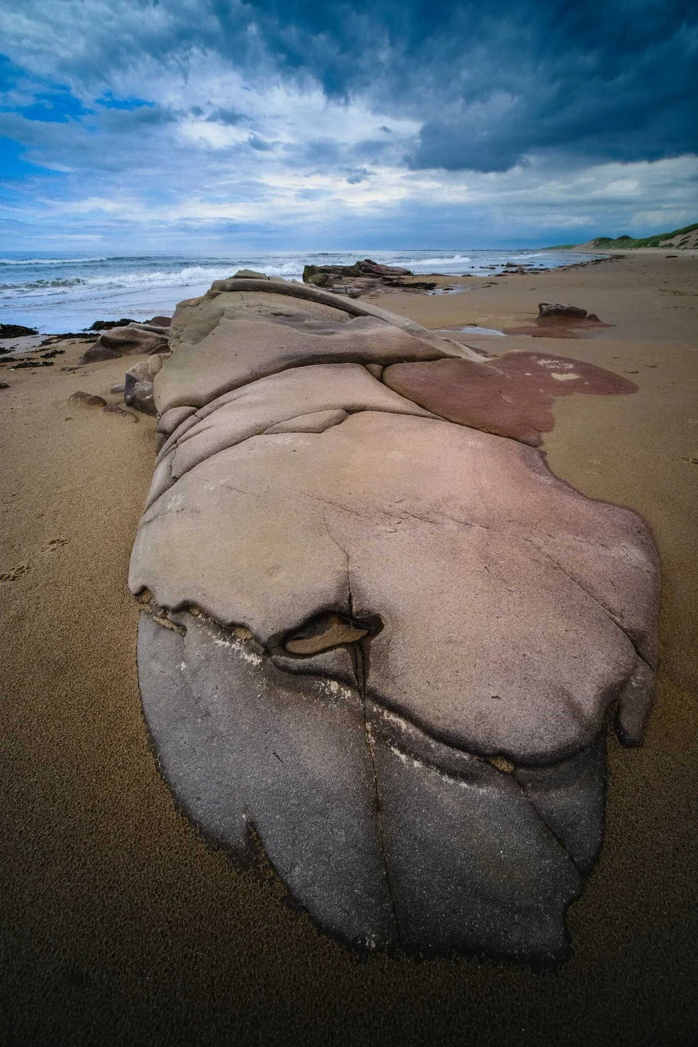  They featured some wonderfully sculptured and bizarre rock formations, shaped over the eons by wind and sea. I had  lots  of fun making compositions of them. 