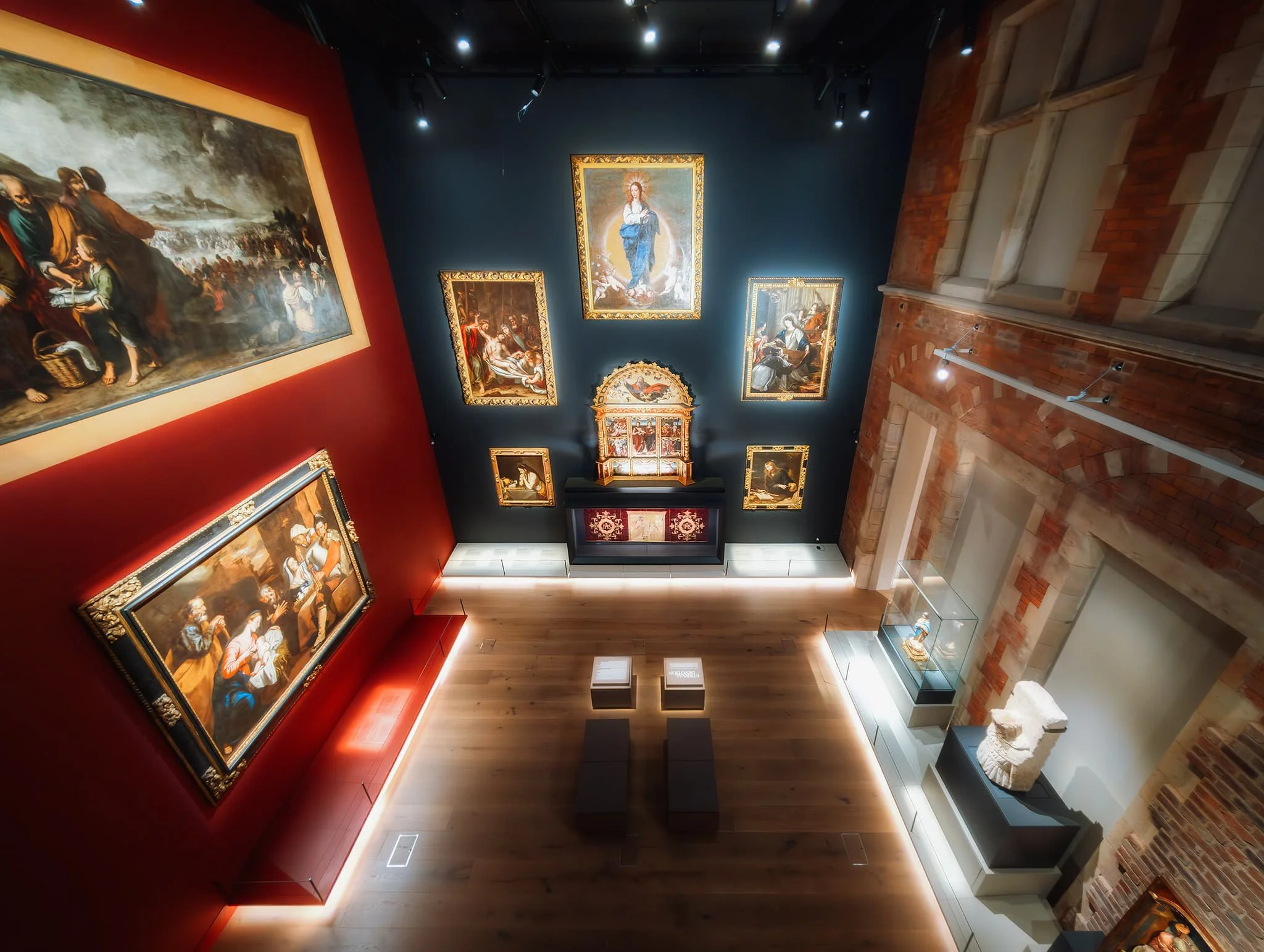  From the next floor up, a cracking view down to the room of devotion can be achieved, especially if one is equipped with an ultra-wide angle lens.  