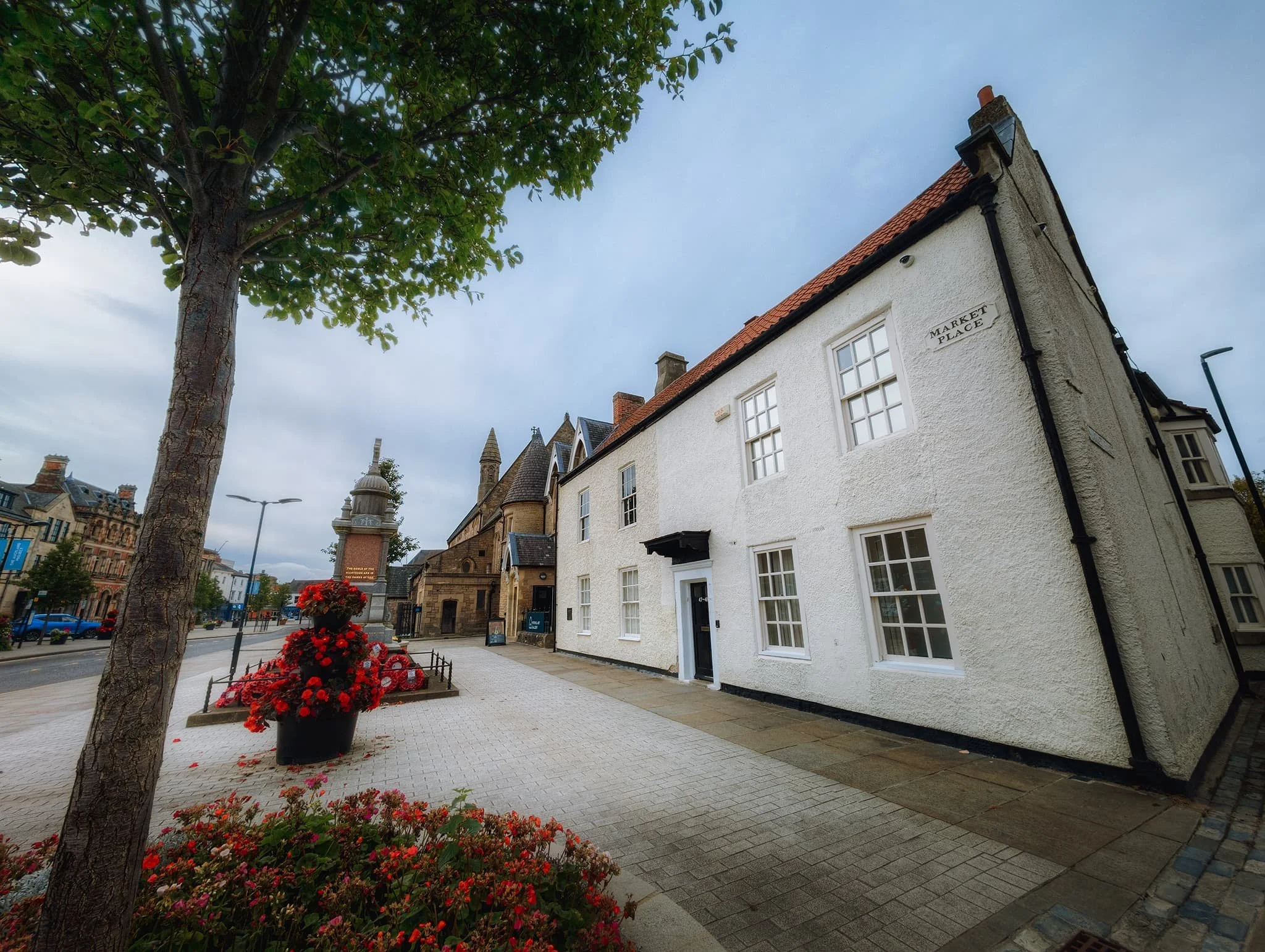  Heading back towards Market Place I spy one more composition towards the Mining Art Gallery, as soft afternoon light illuminates the buildings. 