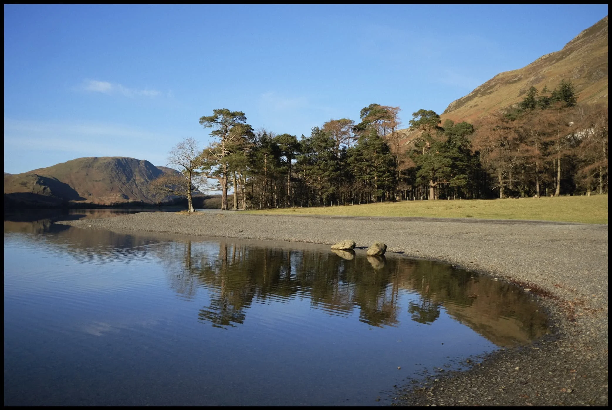  The shingle beach of Hassness Crag Wood offered a lovely leading line towards Mellbreak in the distance. 