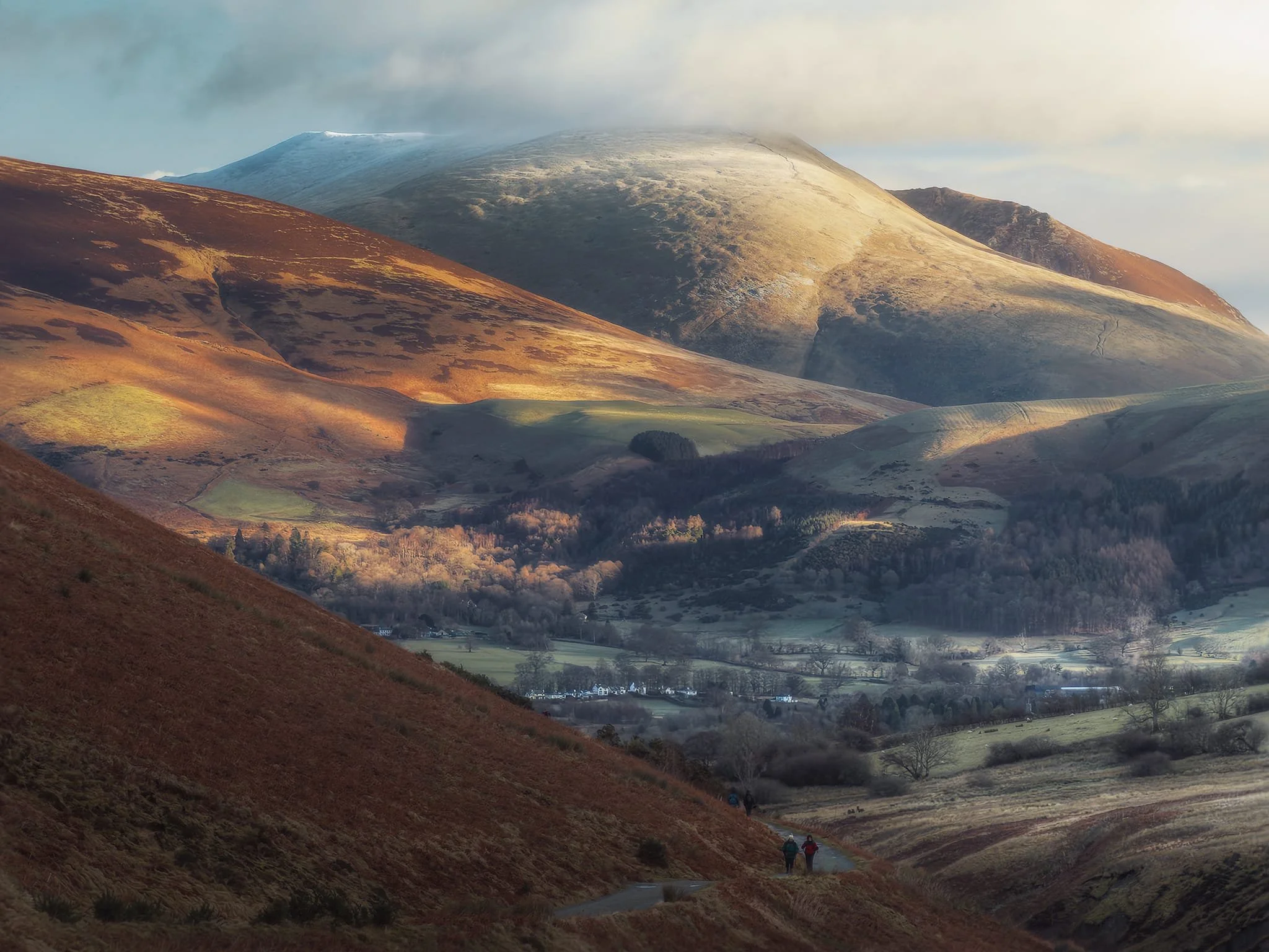  Looking back again, Skiddaw falls out of view but Blencathra&rsquo;s smooth western profile, Blease Fell, is just as appealing. 