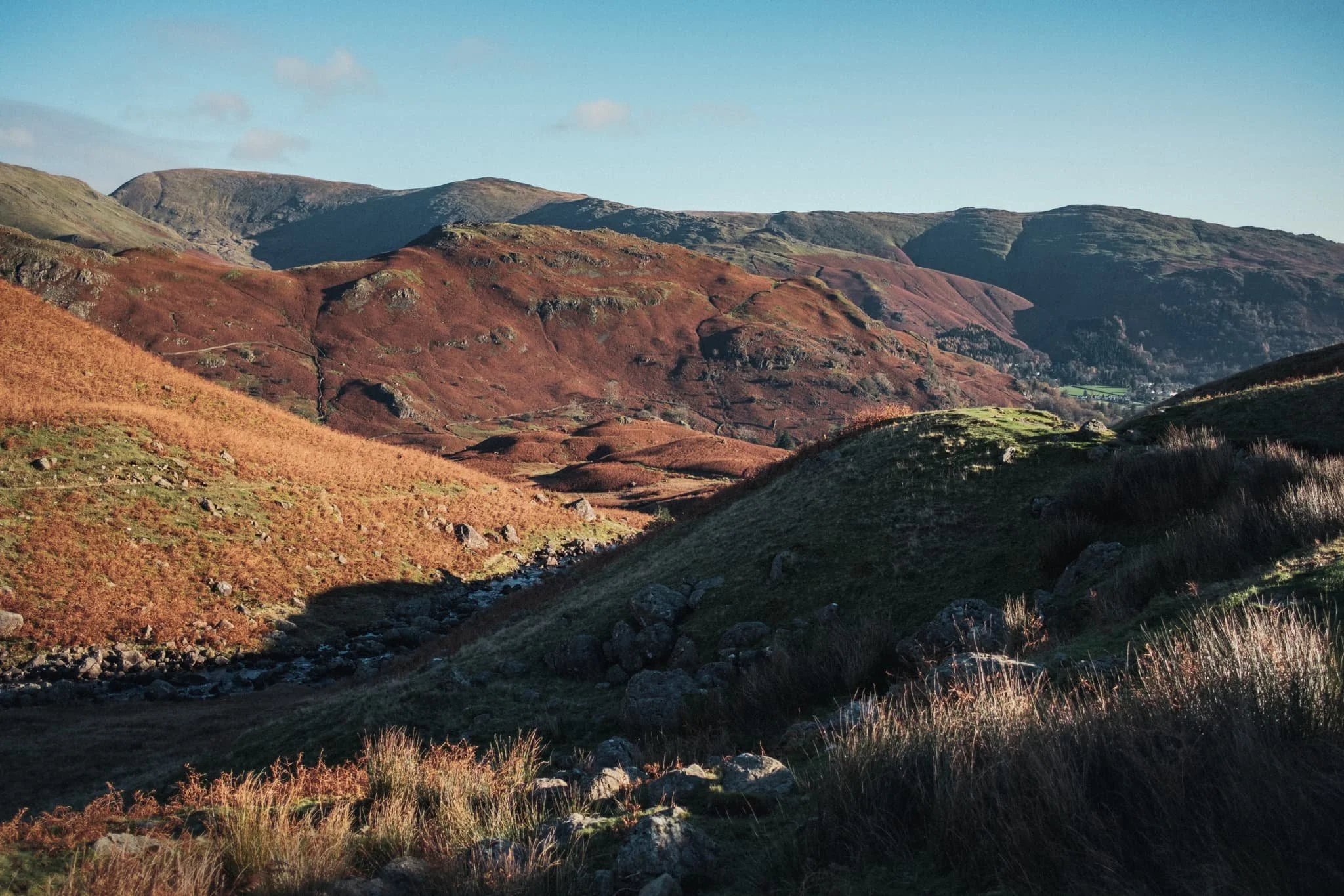  The view looking back the way we came is no less impressive, taking in Helm Crag, Heron Pike (612 m/2,008 ft), Great Rigg (766 m/2,513 ft), and Fairfield (873 m/2,864 ft). 