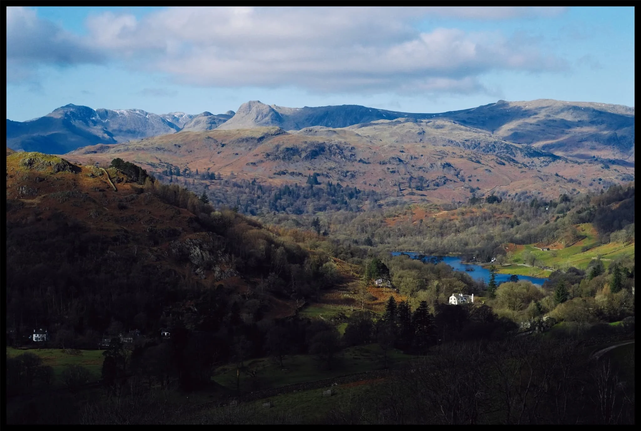 Higher and higher the trail went. Astonishingly clear views towards Rydal Water, Loughrigg, Silver How, and the Langdale Fells were enjoyed. 