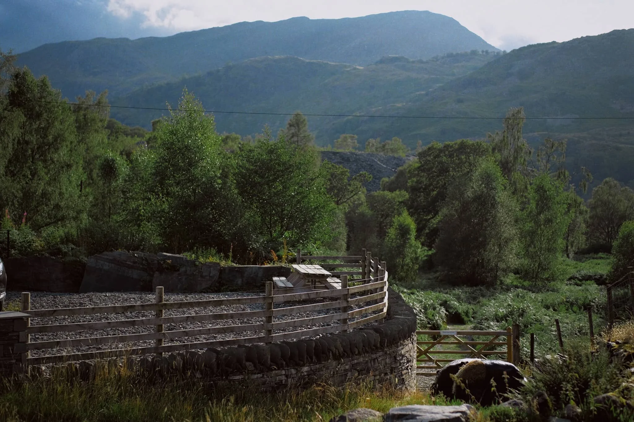  Nearing the quarry, we pass through a load of holiday cottages that enjoy spectacular views of the Coniston fells. They were probably all mining buildings once. 