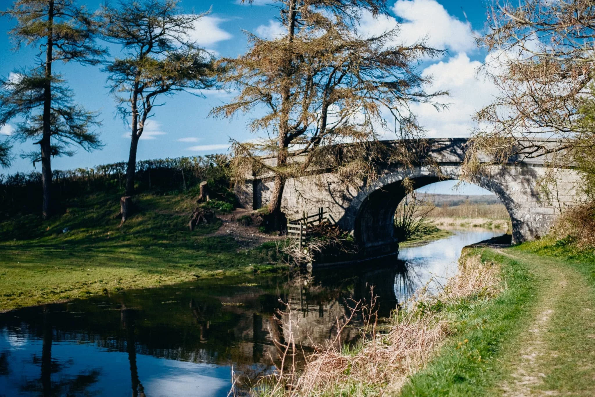  Farleton Turnpike Bridge (Nº 156) just before Duke&rsquo;s Bridge, which signals the end of this section of the canal (and the path). 