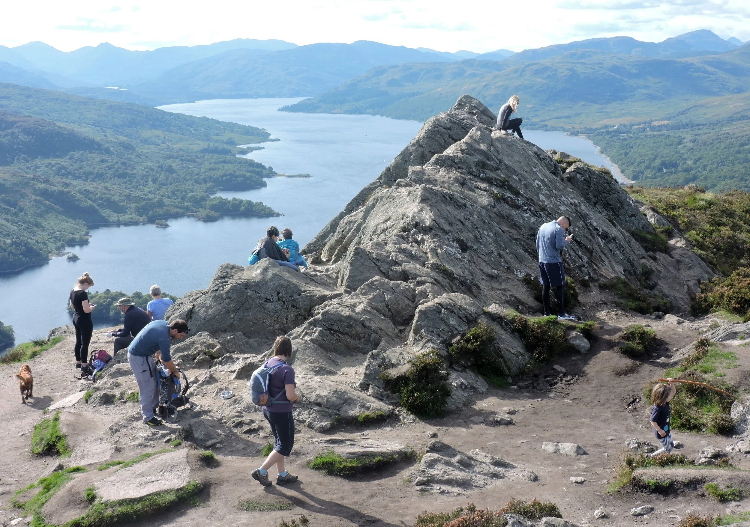Hikers_Near_Ben_A An_Summit