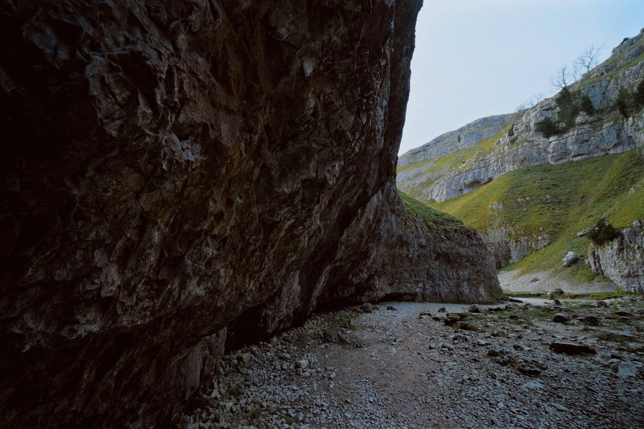  Much of Gordale Scar&rsquo;s walls actually lean over, dripping water into the gorge. 
