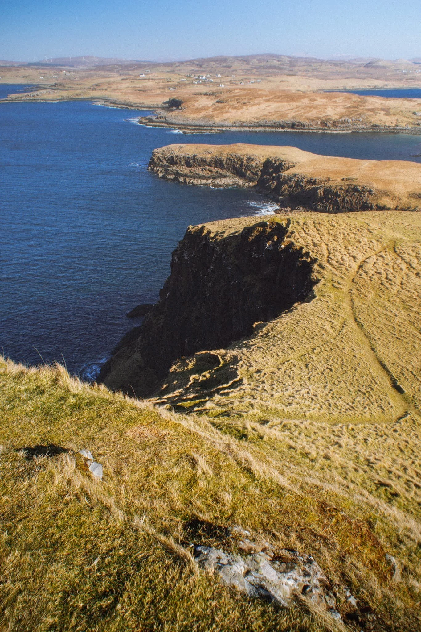  A simple leading line of Oronsay&rsquo;s cliff edges, all the way back to Ullinish and the moorlands of Skye. 