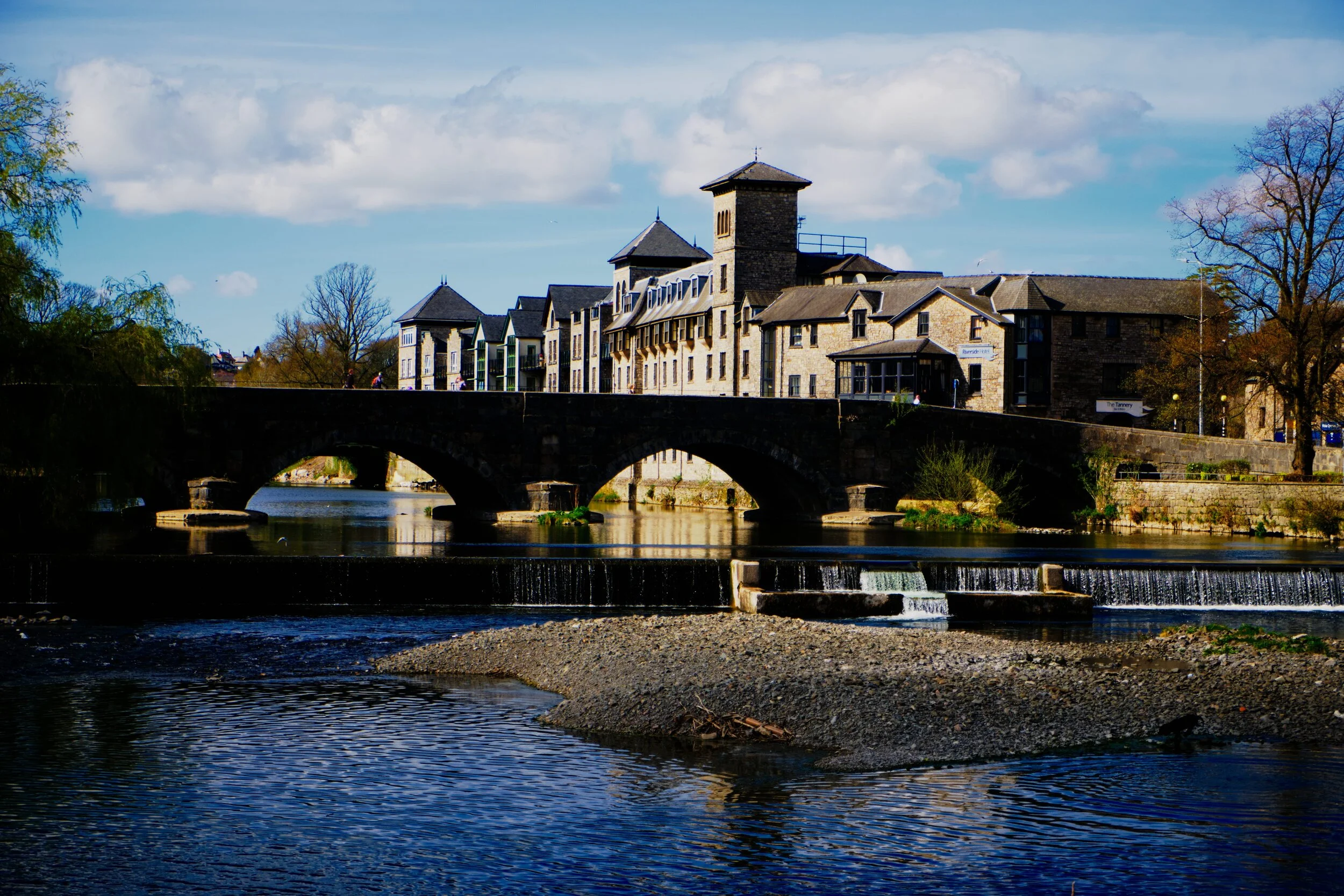  Stramongate Bridge and its weir. I&rsquo;m ready for more leaves on the trees. 