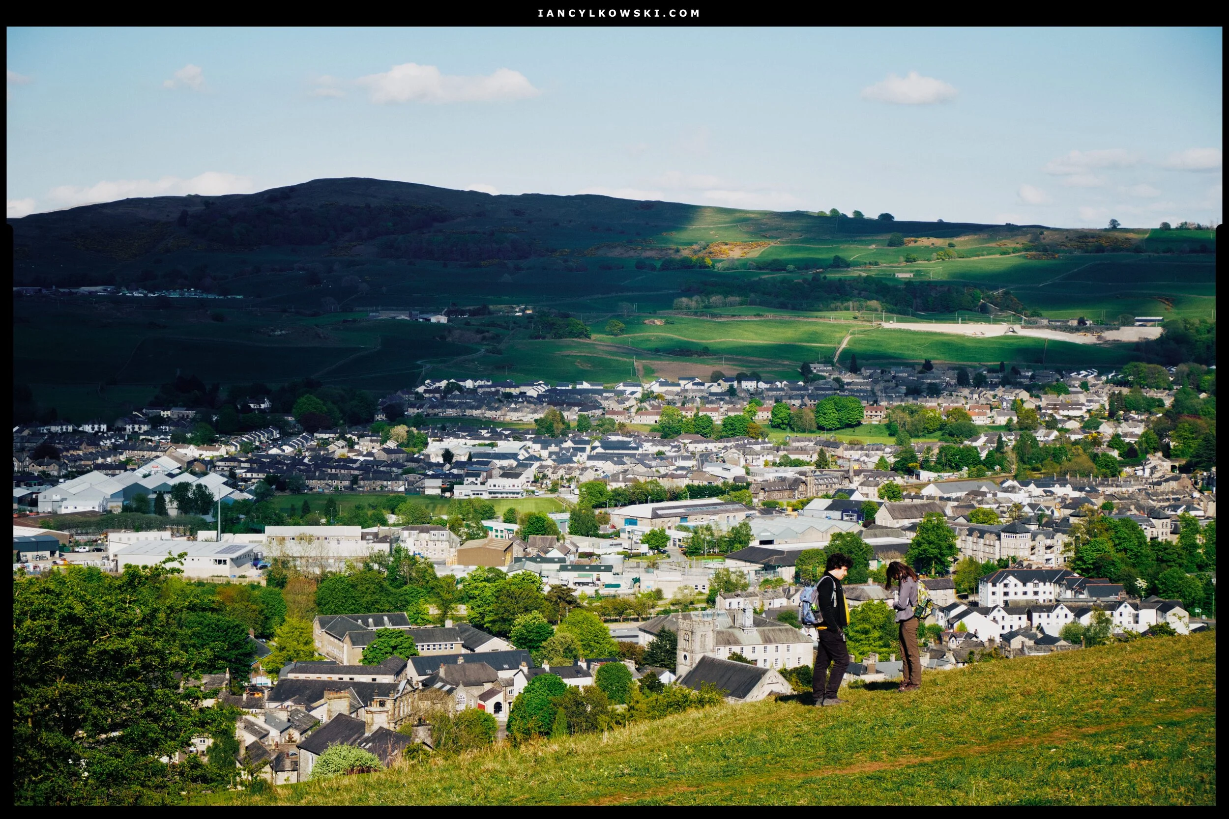 A couple chat whilst enjoying the view near Serpentine Woods. 