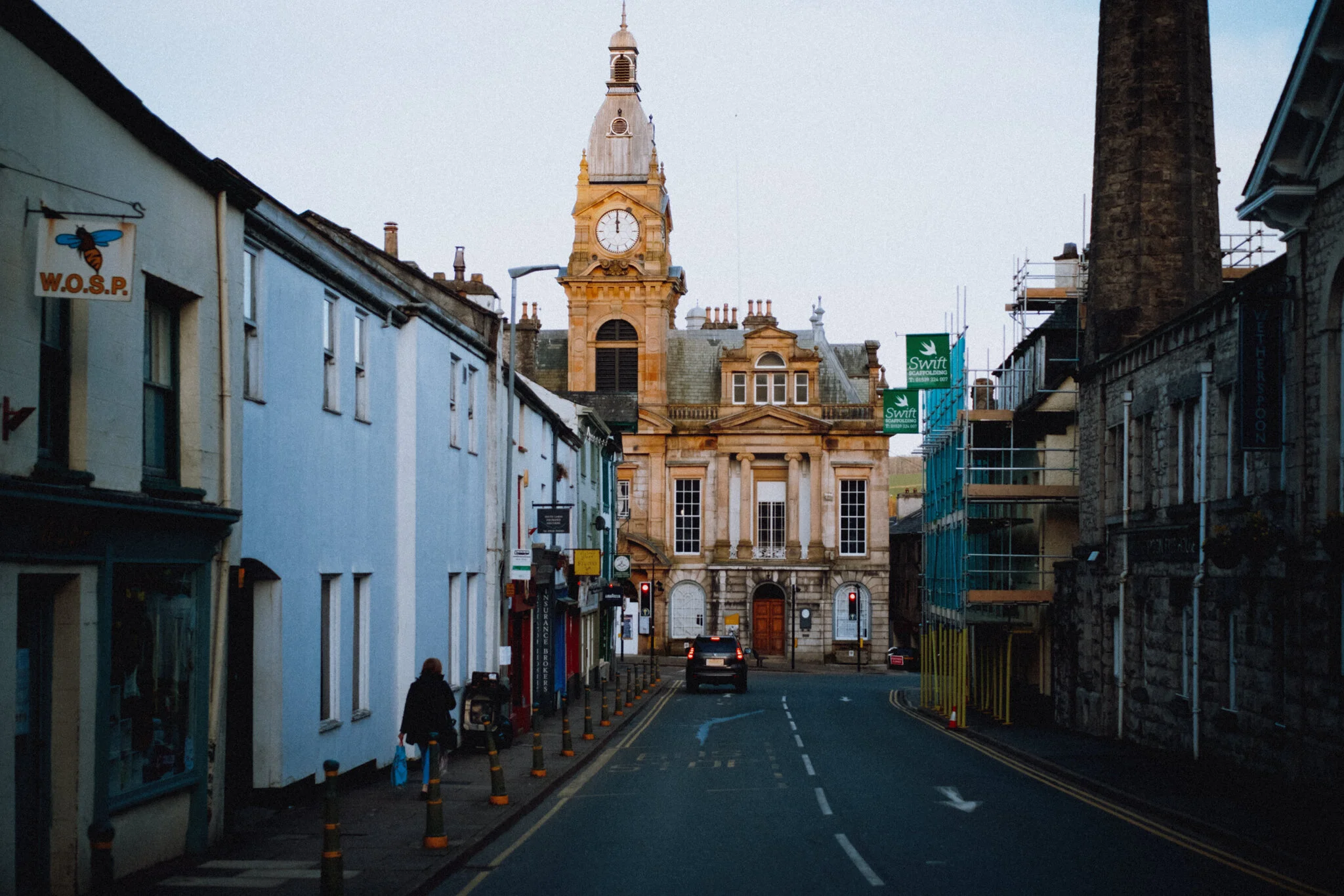  As we start to head up Beast Banks, I look back for a shot of Kendal Town Hall as it catches some golden light. 