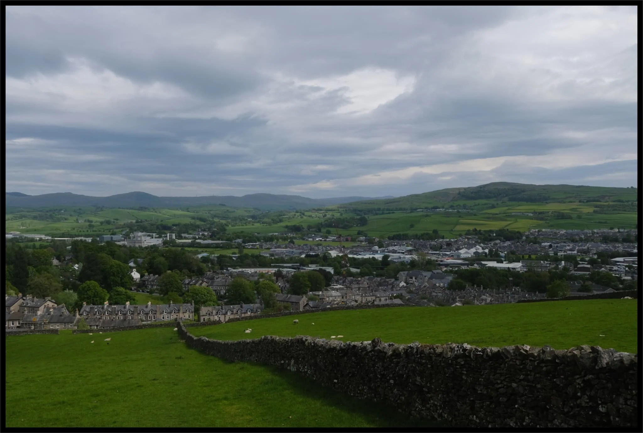  The path follows this dry stone wall all the way back down into town. 
