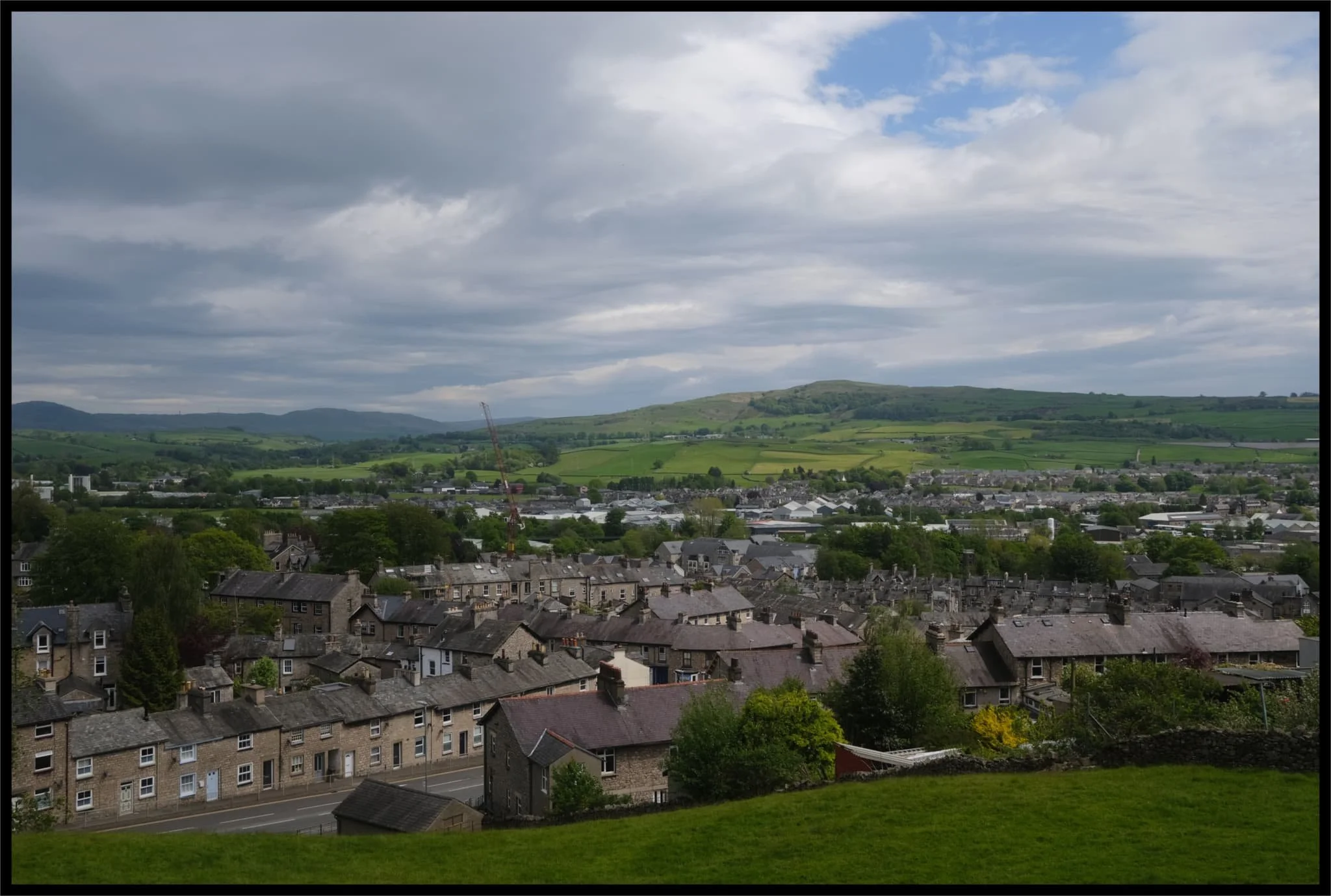  Closer to Windermere Road and the clouds are building up. 
