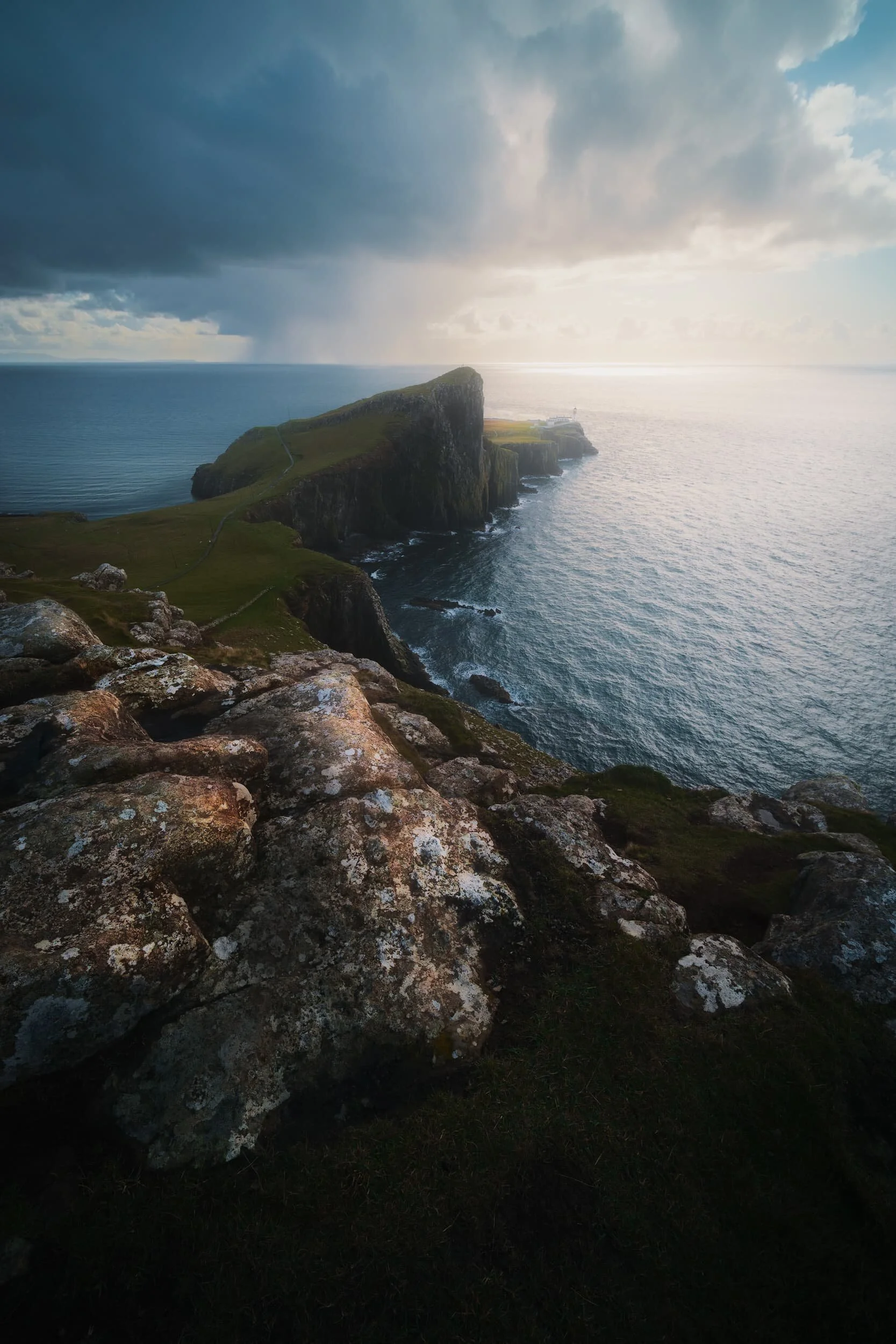  Another ultra-wide composition, shot vertically, showing Neist Point&rsquo;s cliffs and lighthouse, with the storm quickly approaching us. 