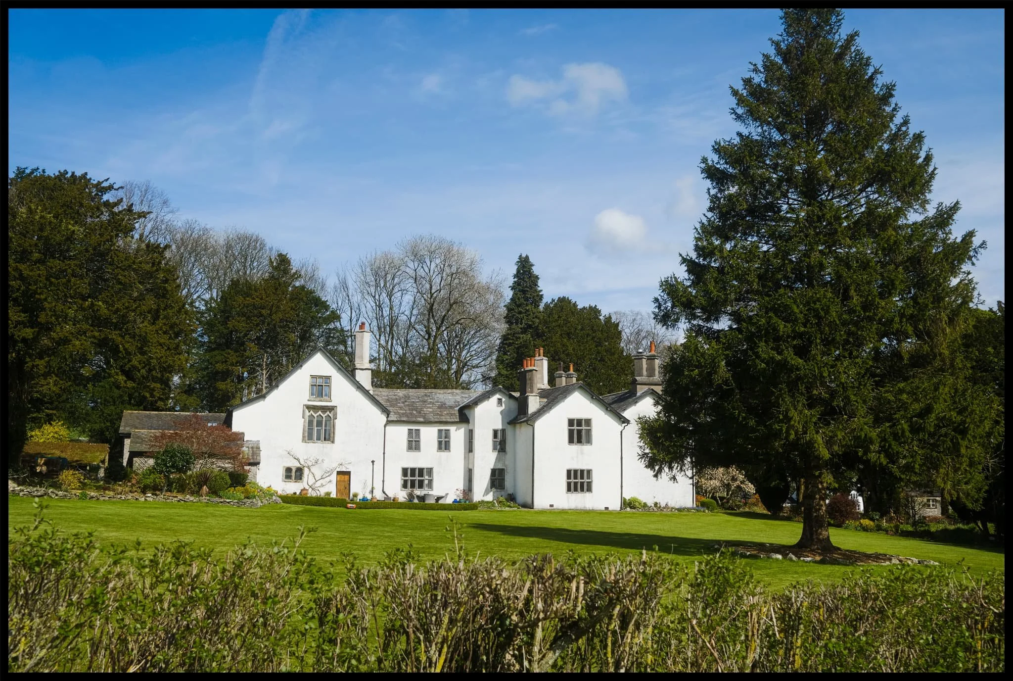  This gorgeous cottage at the bottom of Helsington Laithes is always worth a photo or two. 